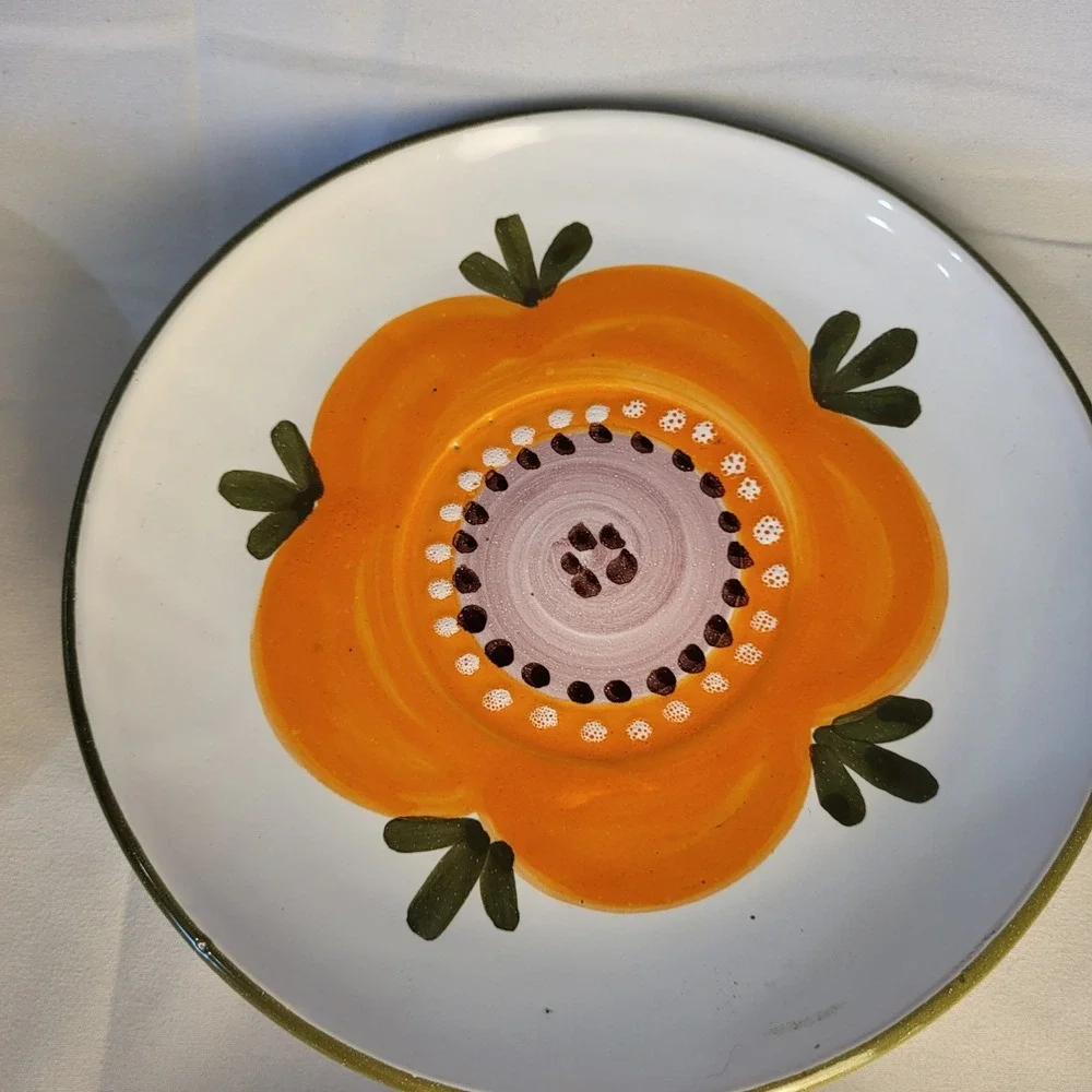 Set of 4 - Orange Flower Decorative Plates 7-1/4